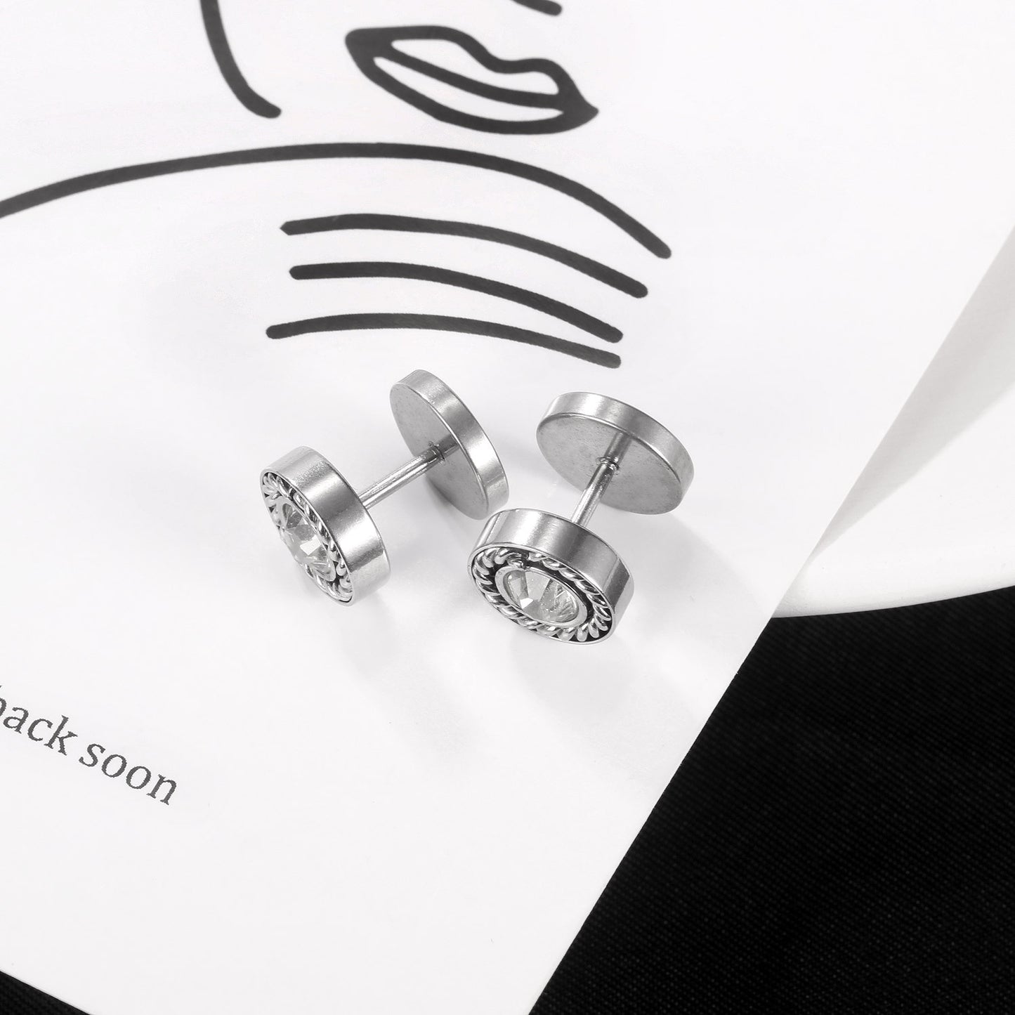 Personalized and versatile, popular titanium steel earrings, round zircon, universal hip-hop earrings for men and women