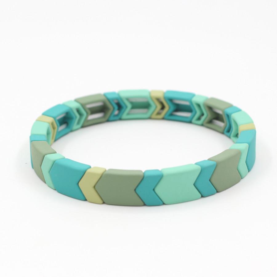Autumn and Winter Cool Enamel Lacquer Bracelet with Green Geometric Shaped bead