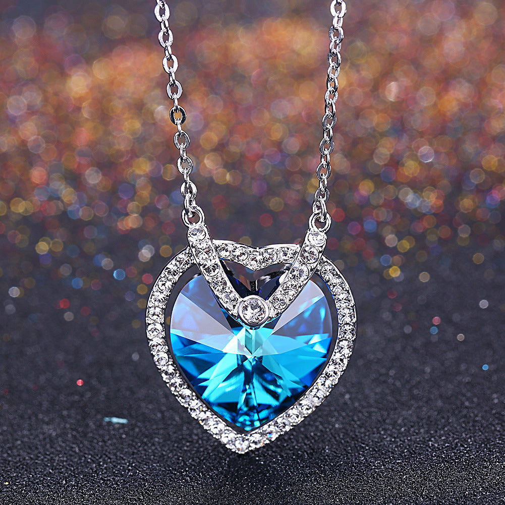 Creative Austrian crystal s925 silver necklace with a high-end and fashionable heart shaped elegant silver collarbone chain pendant