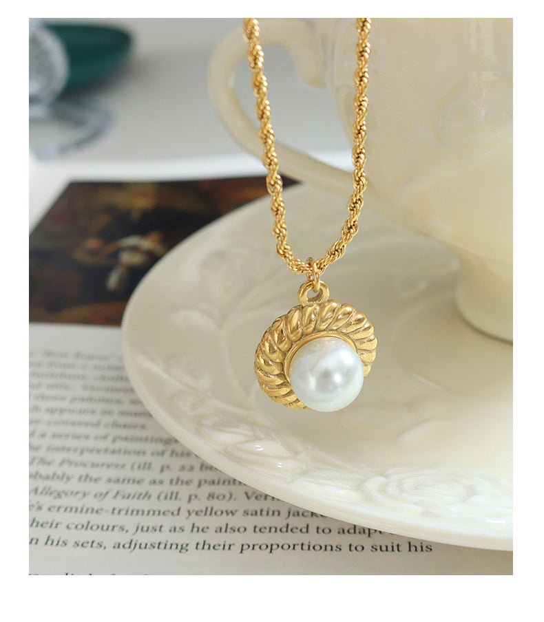 Neutral style straw hat inlaid with pearls titanium steel necklace plated with 18K gold chocker