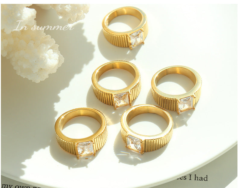 Hot selling vintage style clear zirconia inlaid ring stainless steel plated 18K gold fadeless ring
